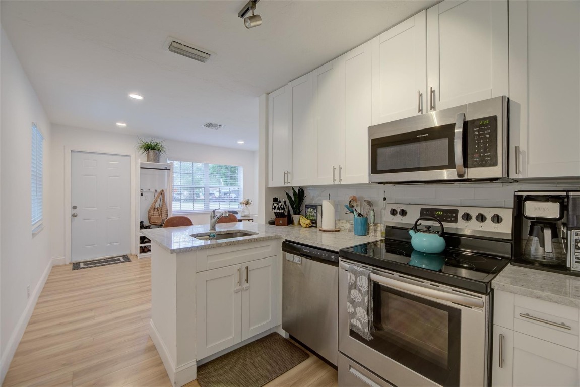 2714 NE 13TH TERRACE