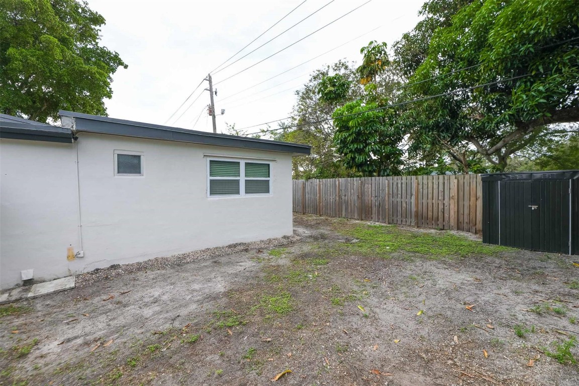 2714 NE 13TH TERRACE