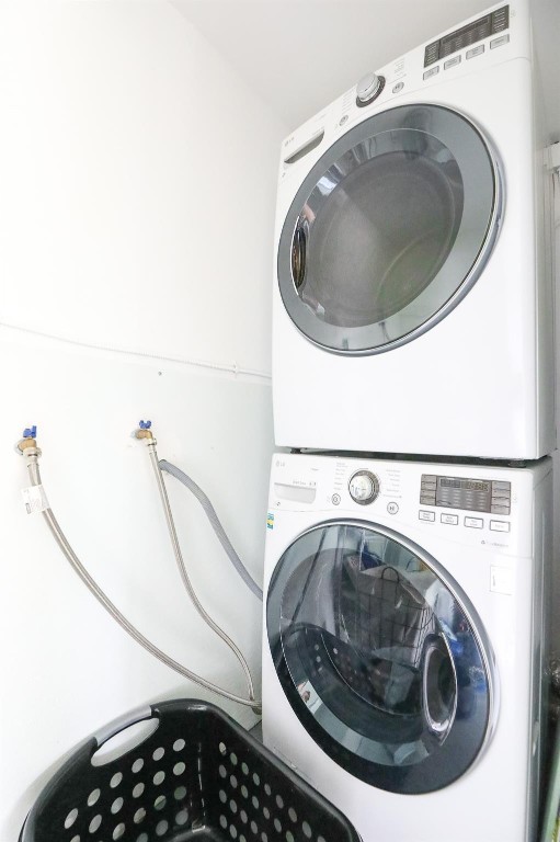 2714 NE 13TH TERRACE