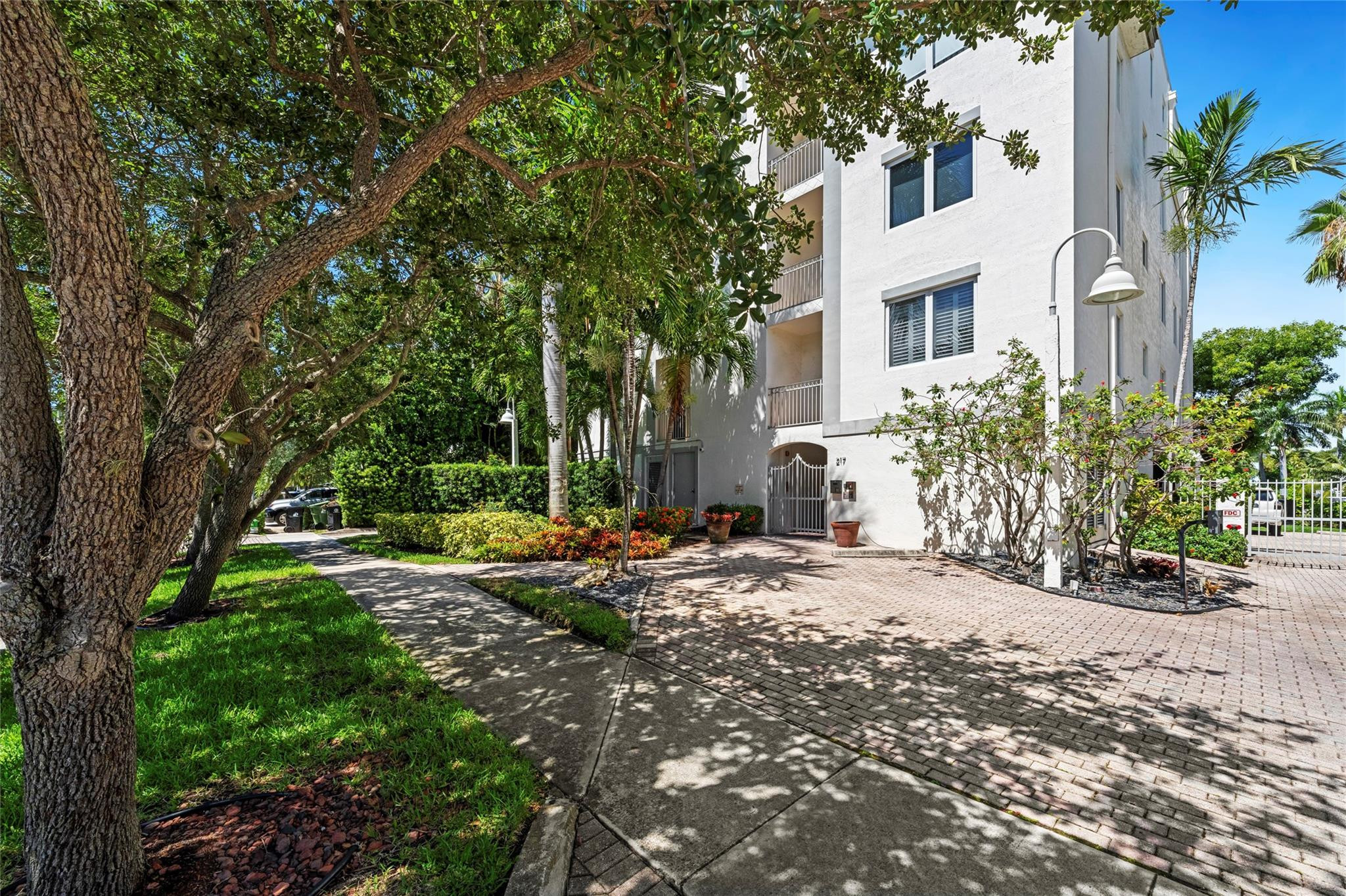 217 Hendricks Isle 201