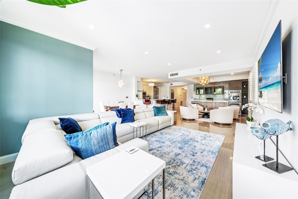 217 Hendricks Isle 201