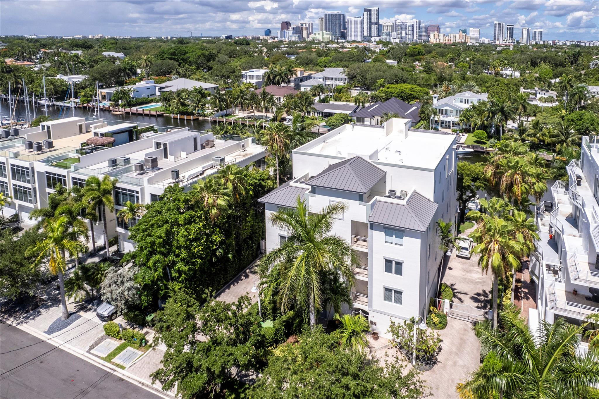 217 Hendricks Isle 201