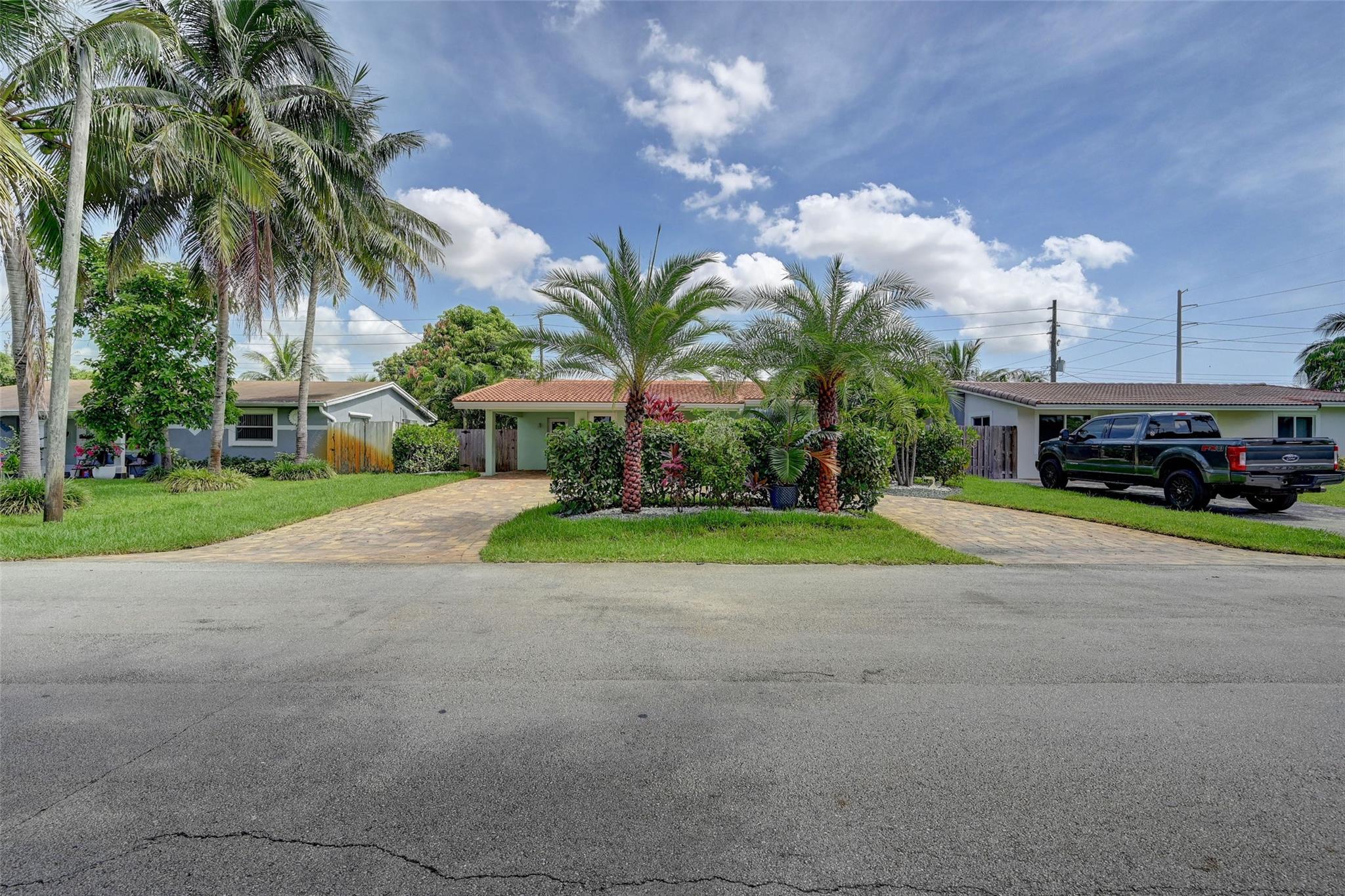 351 NE 41st St