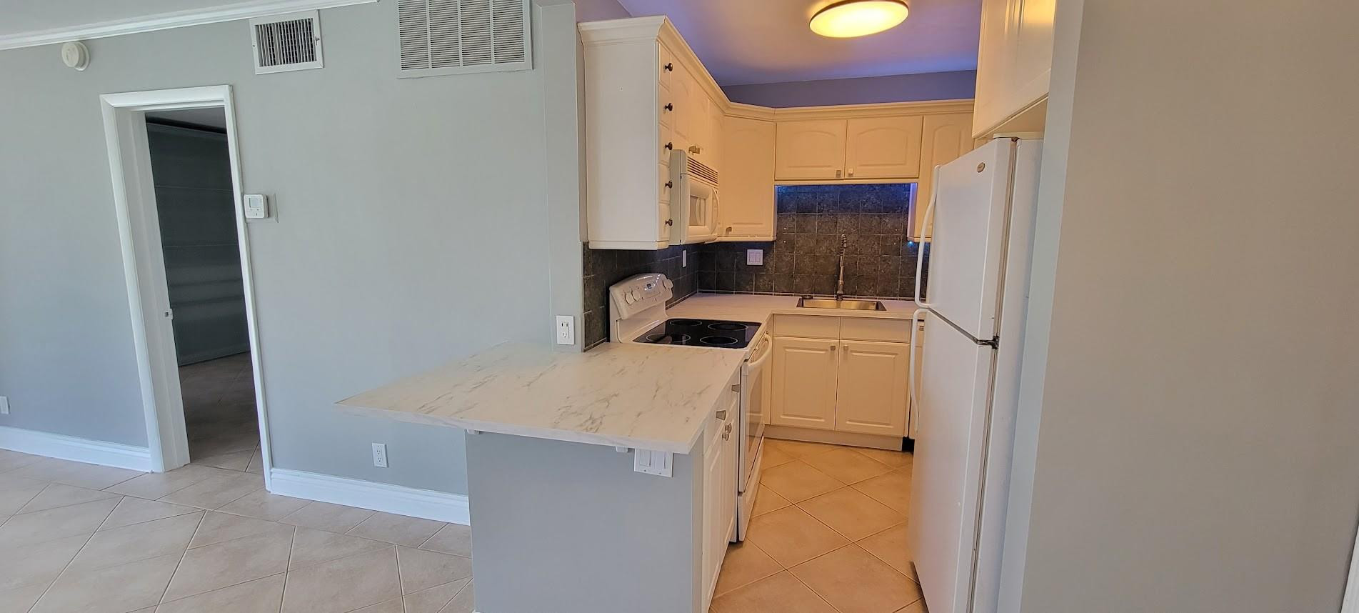 3000 NE 16th Ave 402