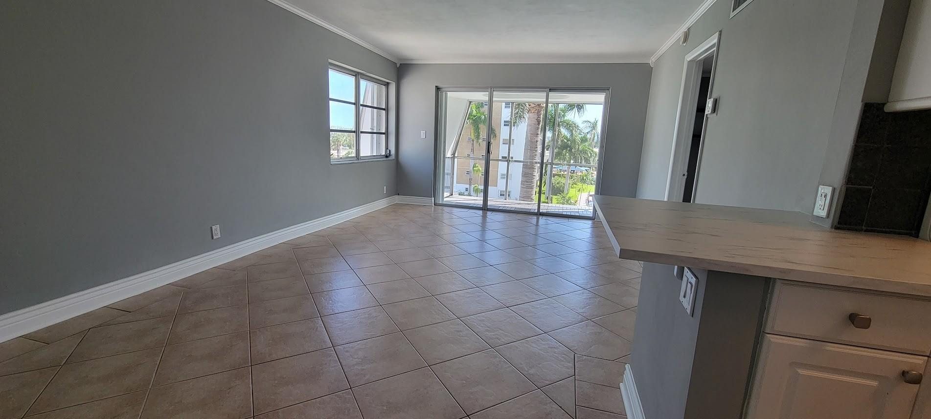 3000 NE 16th Ave 402