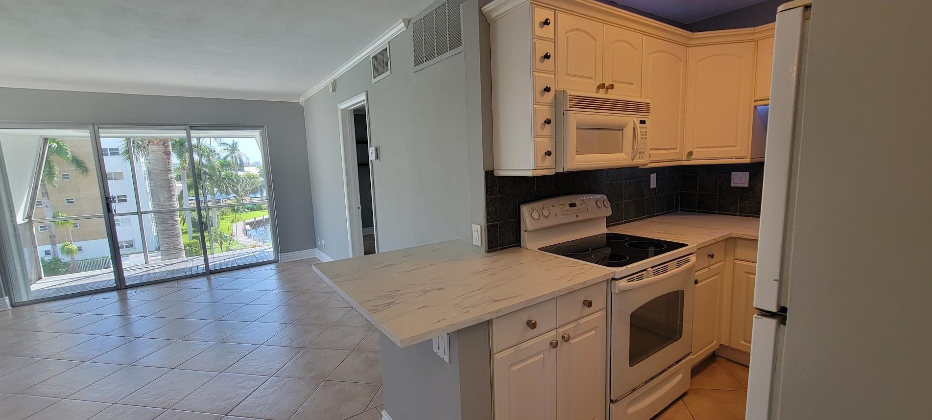 3000 NE 16th Ave 402
