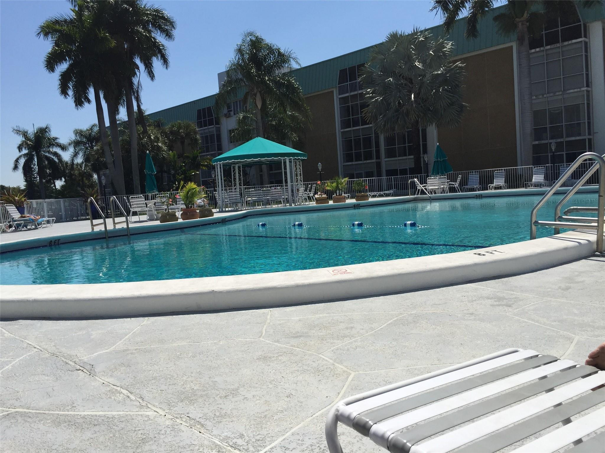 3000 NE 16th Ave 402