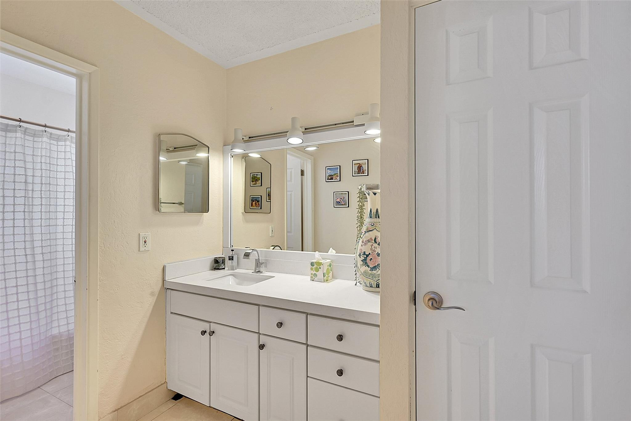 1790 E Las Olas Blvd 33