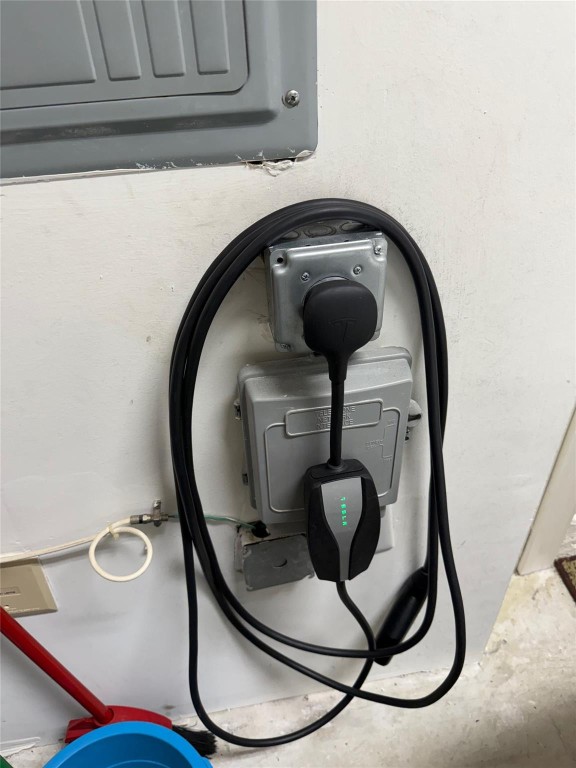 3952 Coral Heights Way