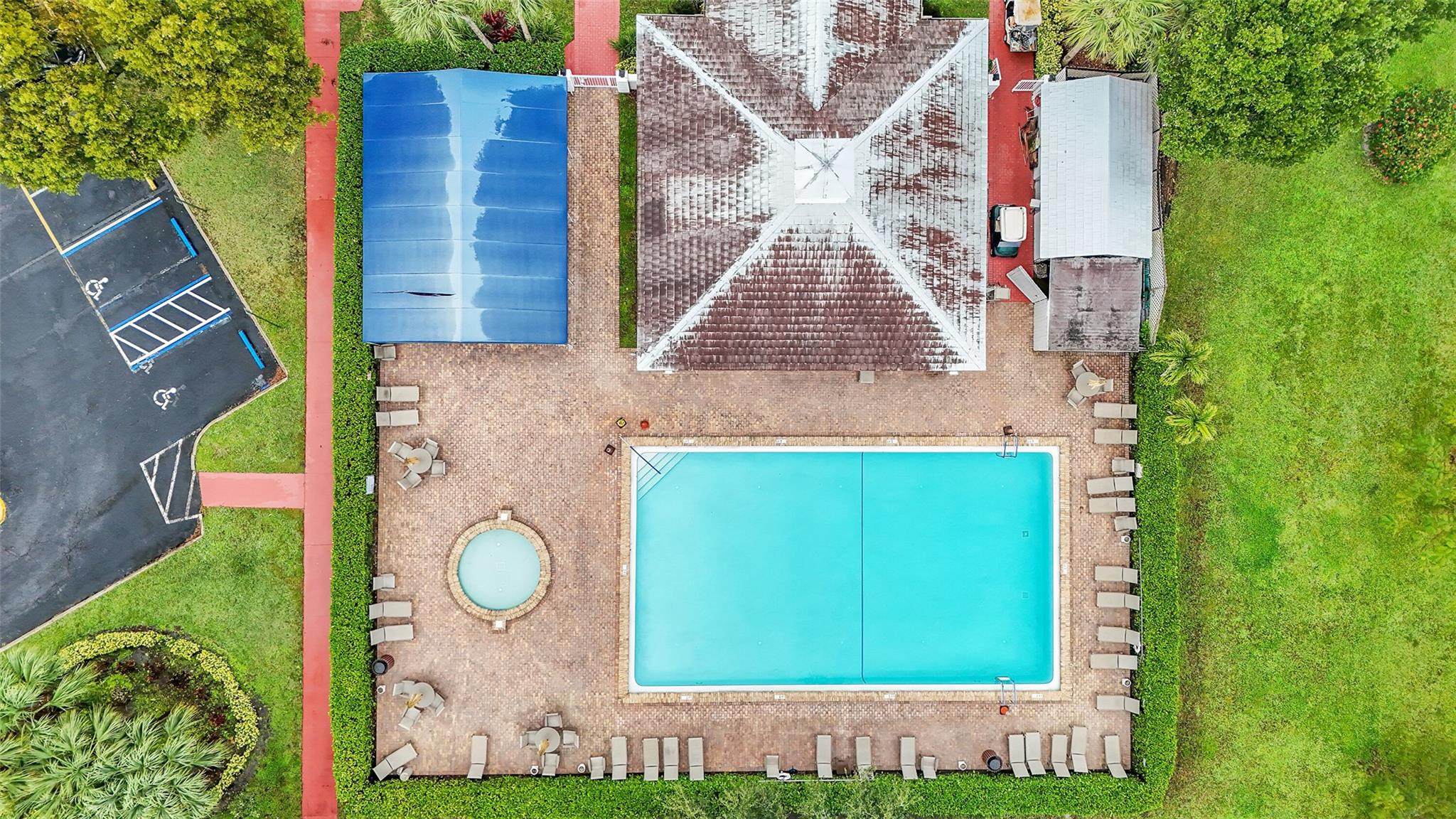 1502 Whitehall Dr 101