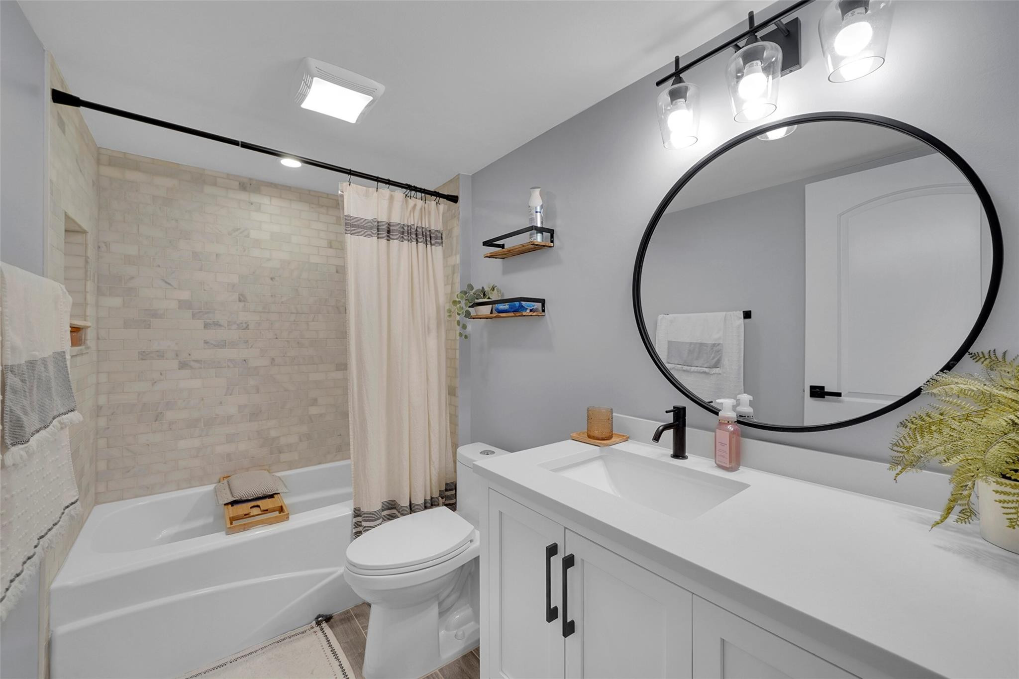 1502 Whitehall Dr 101