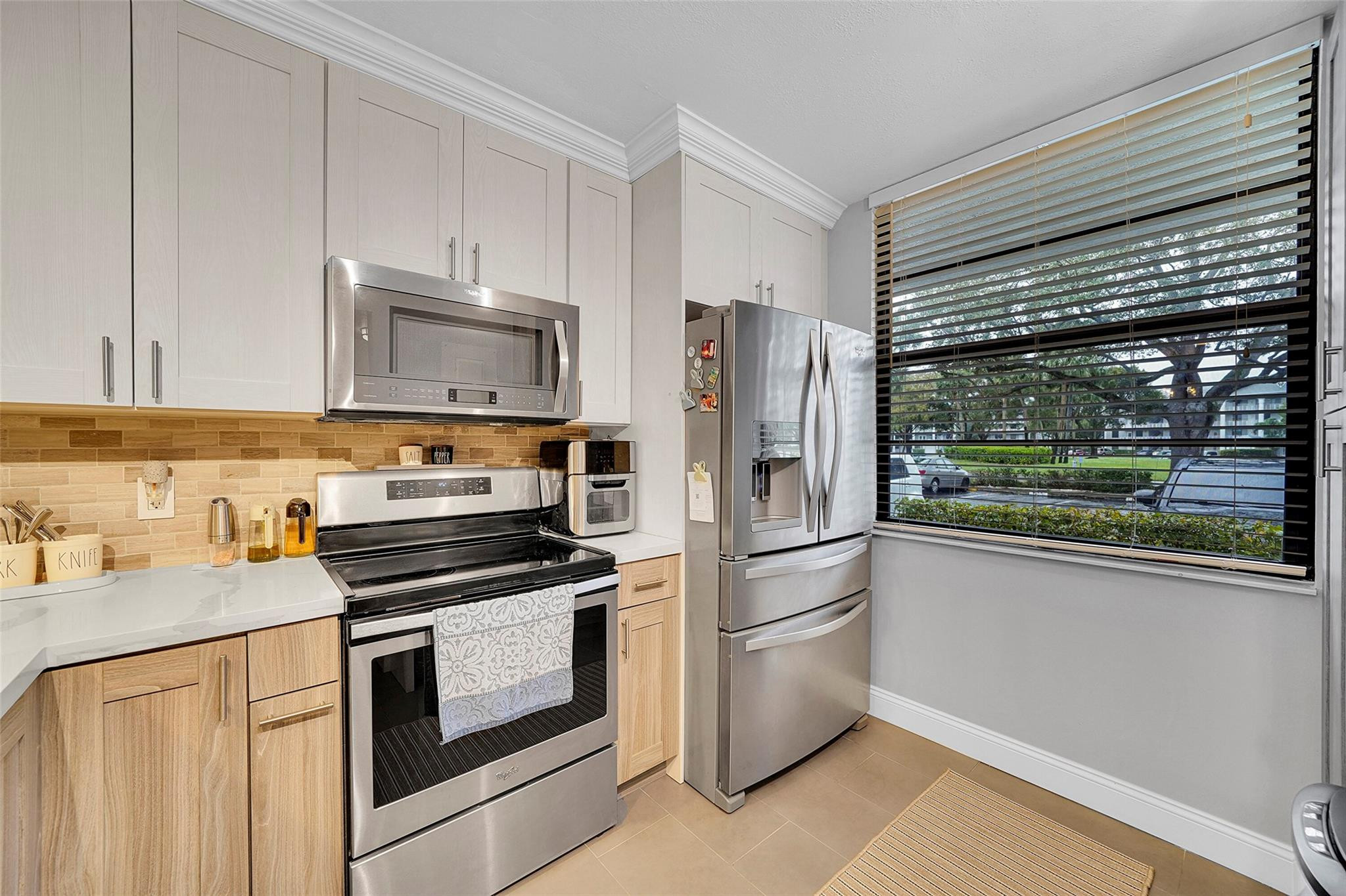 1502 Whitehall Dr 101