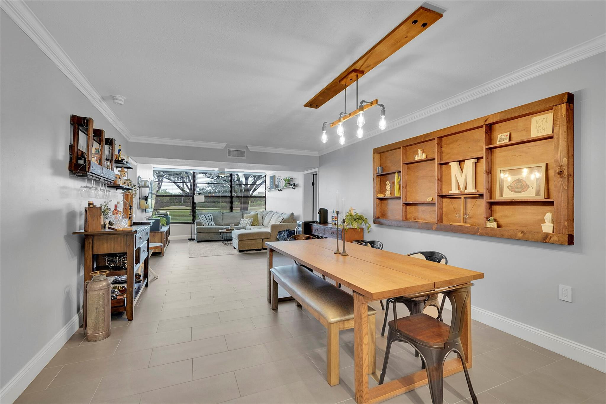 1502 Whitehall Dr 101