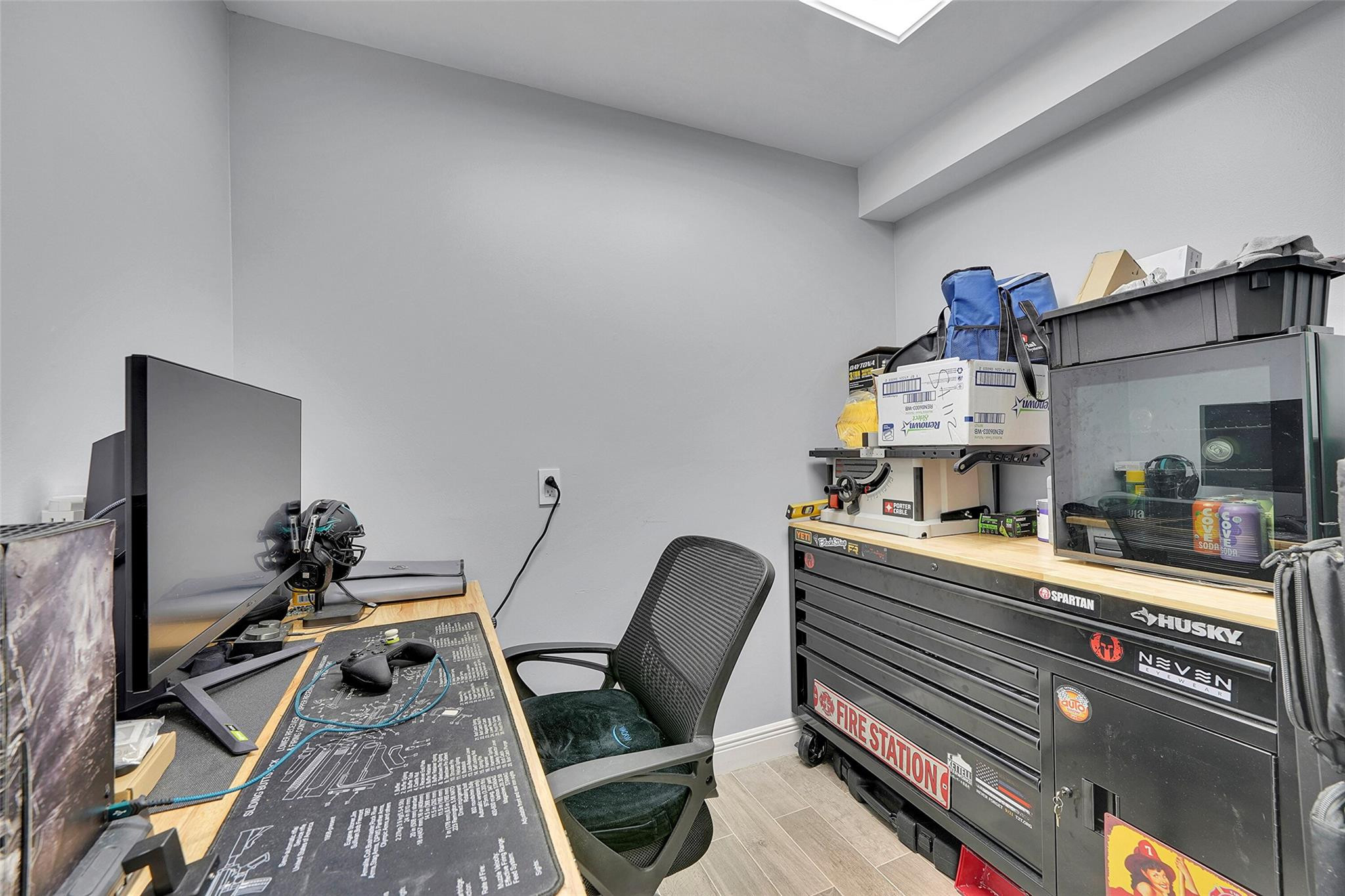 1502 Whitehall Dr 101