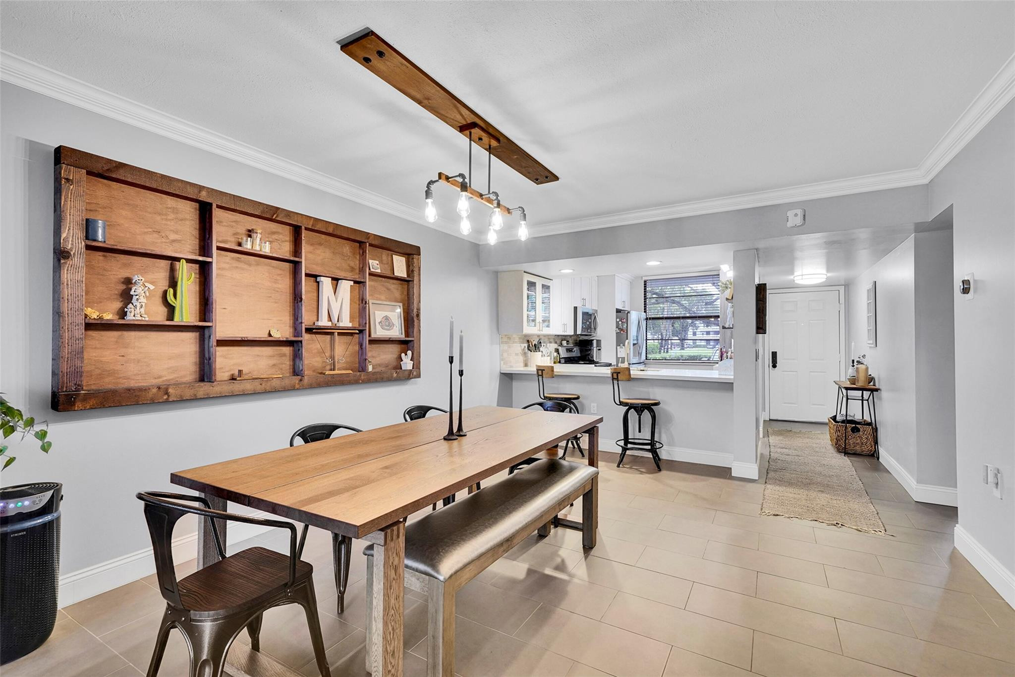 1502 Whitehall Dr 101