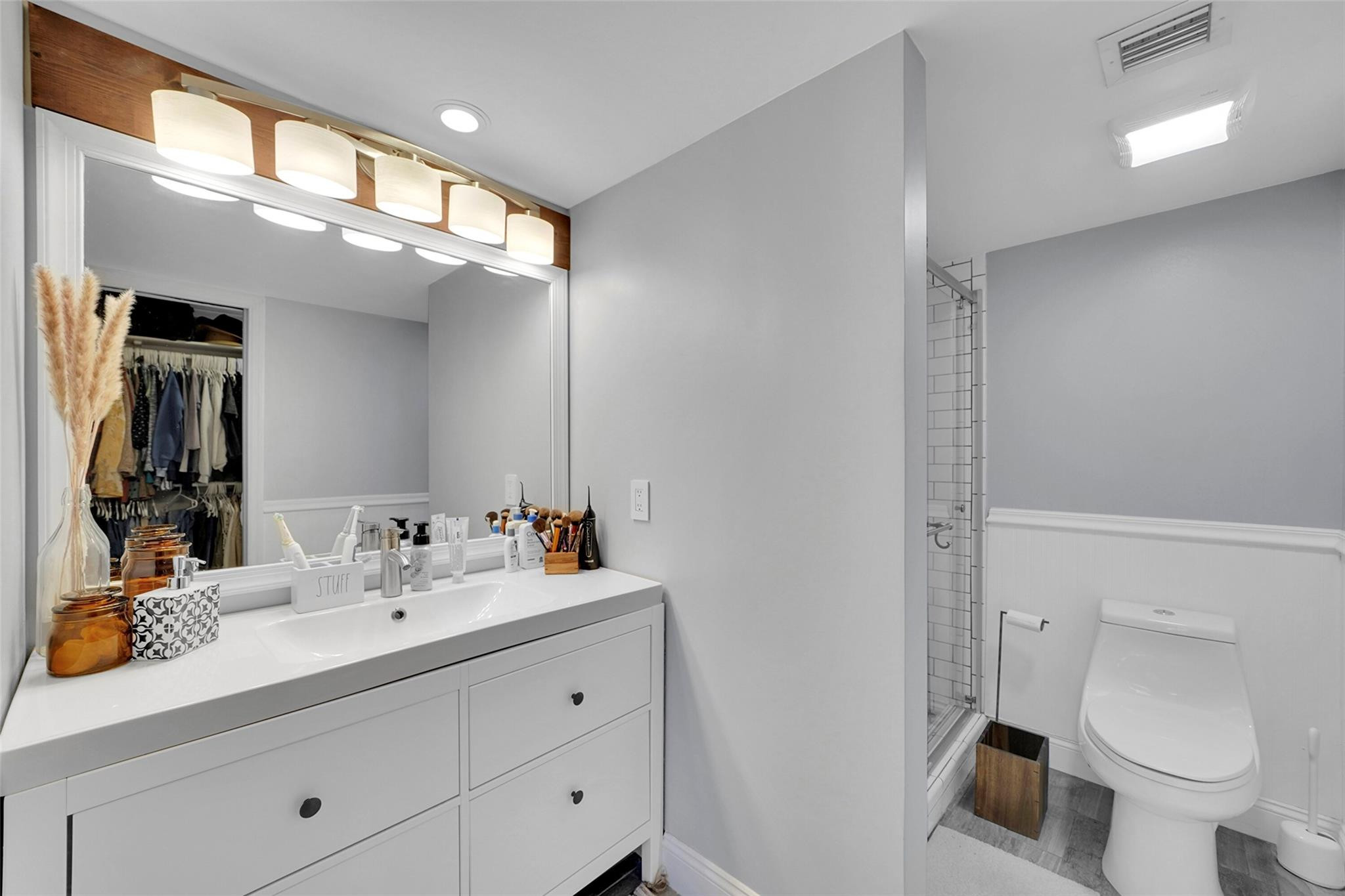 1502 Whitehall Dr 101