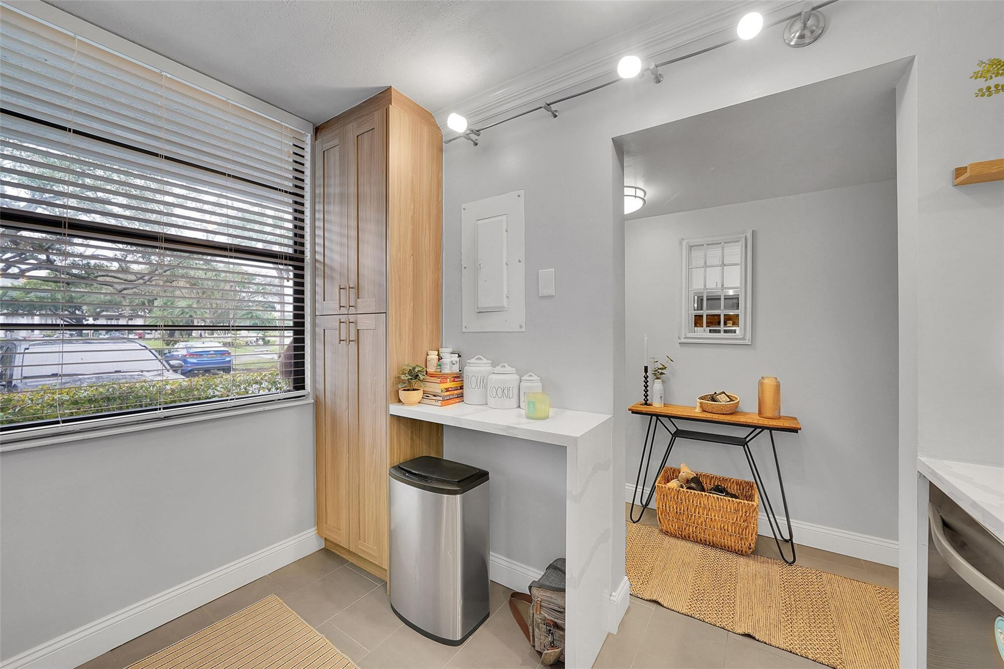 1502 Whitehall Dr 101