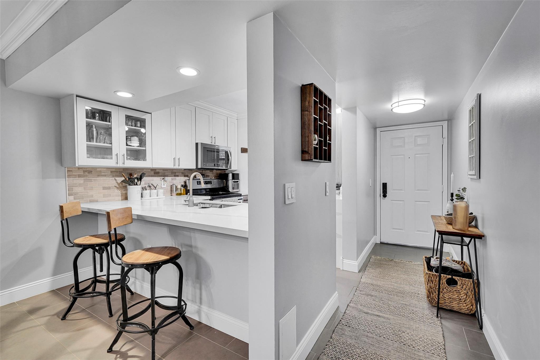 1502 Whitehall Dr 101