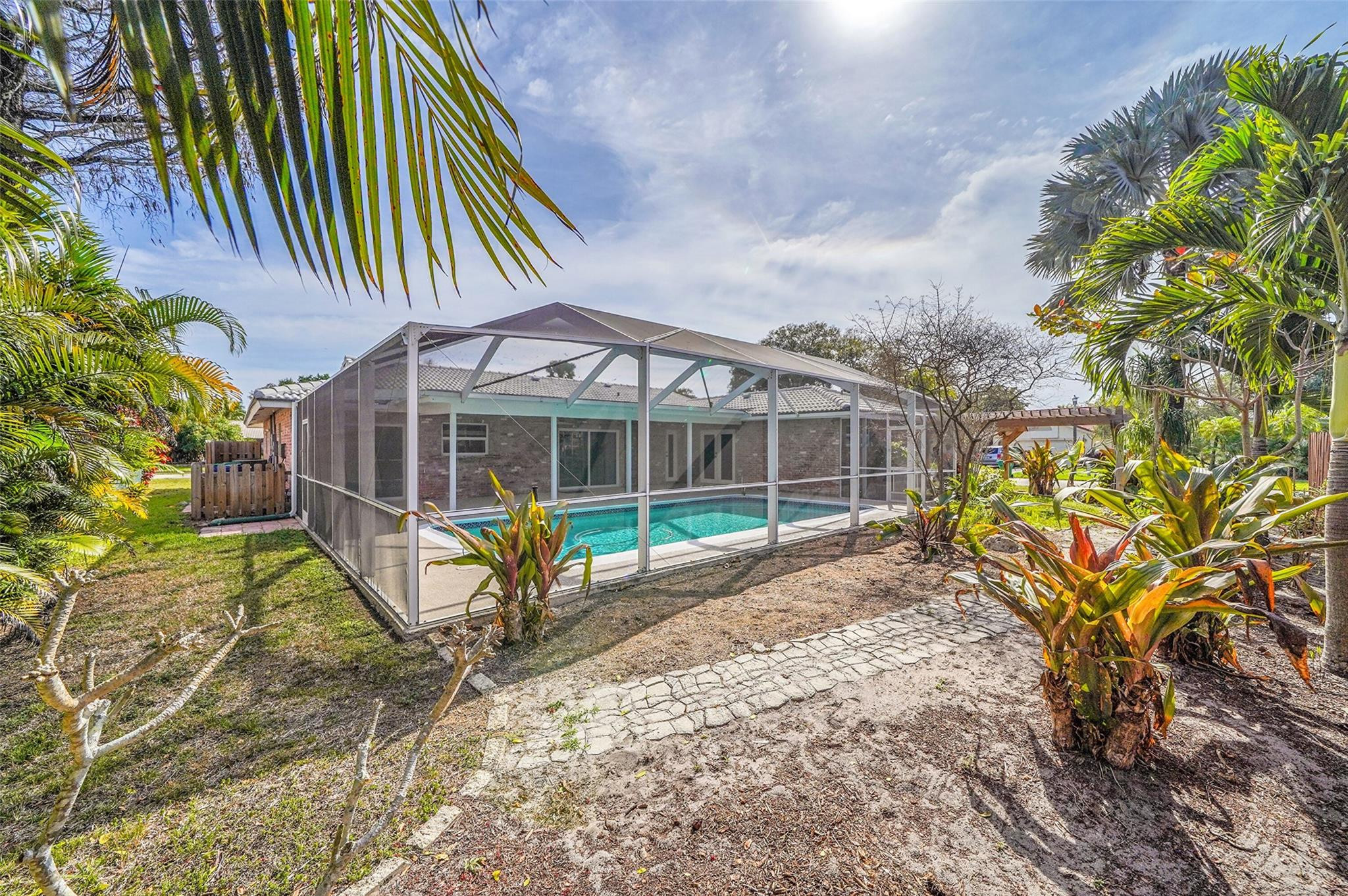 736 Ramblewood Dr