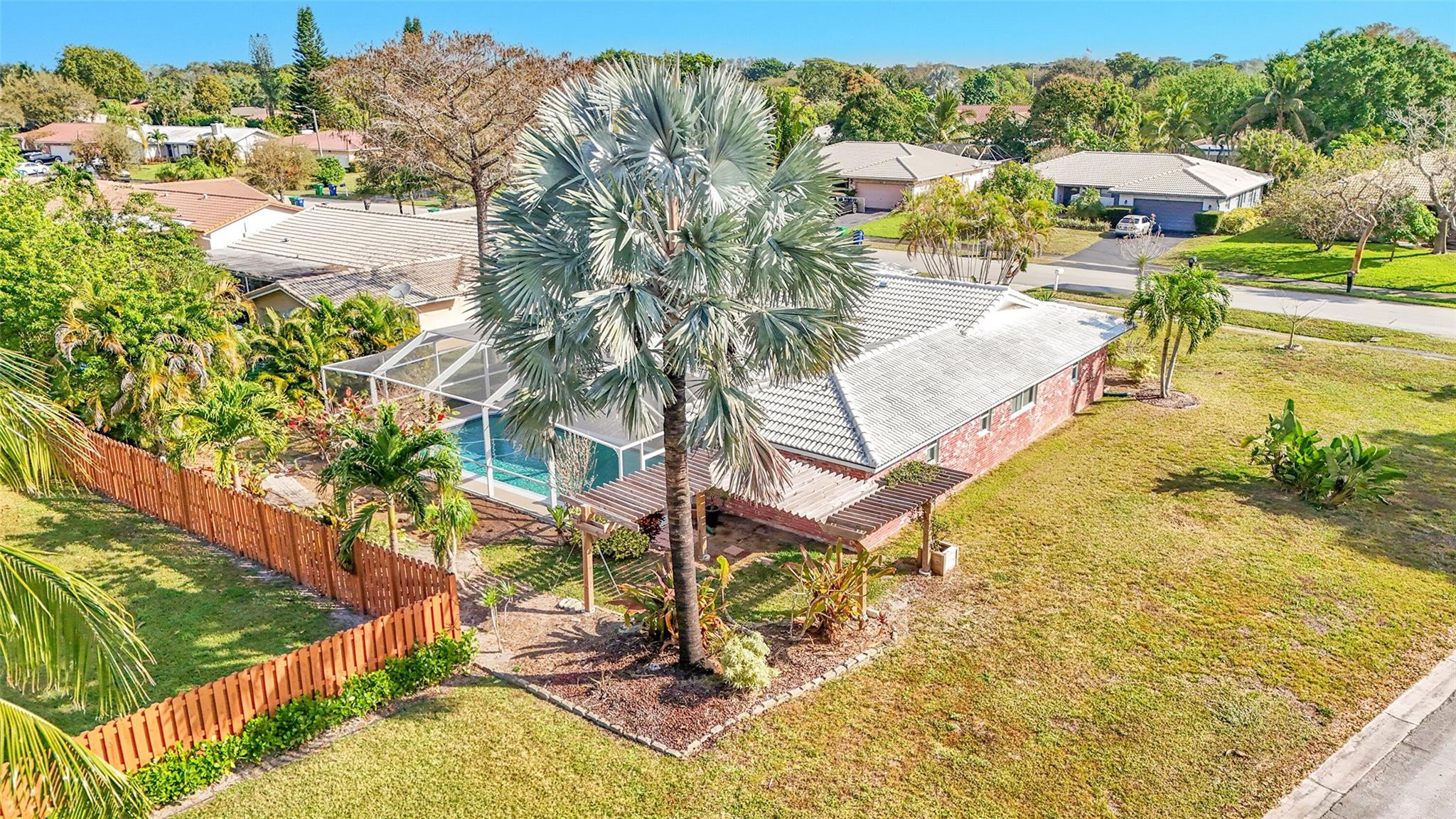 736 Ramblewood Dr