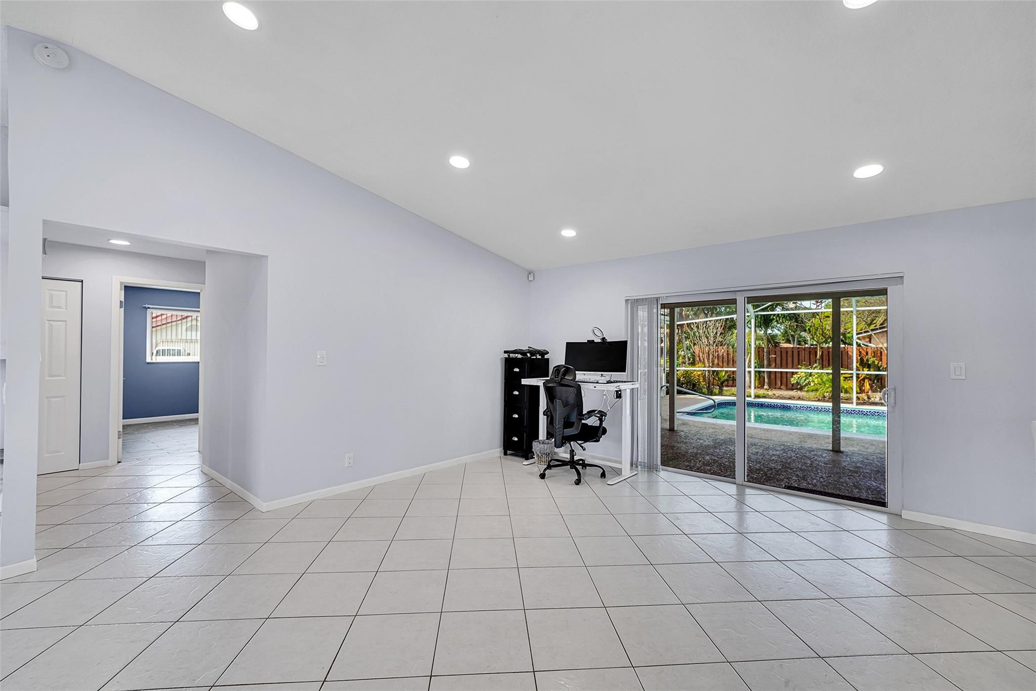 736 Ramblewood Dr