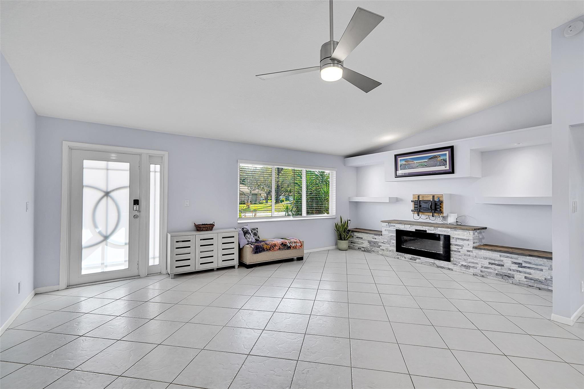 736 Ramblewood Dr