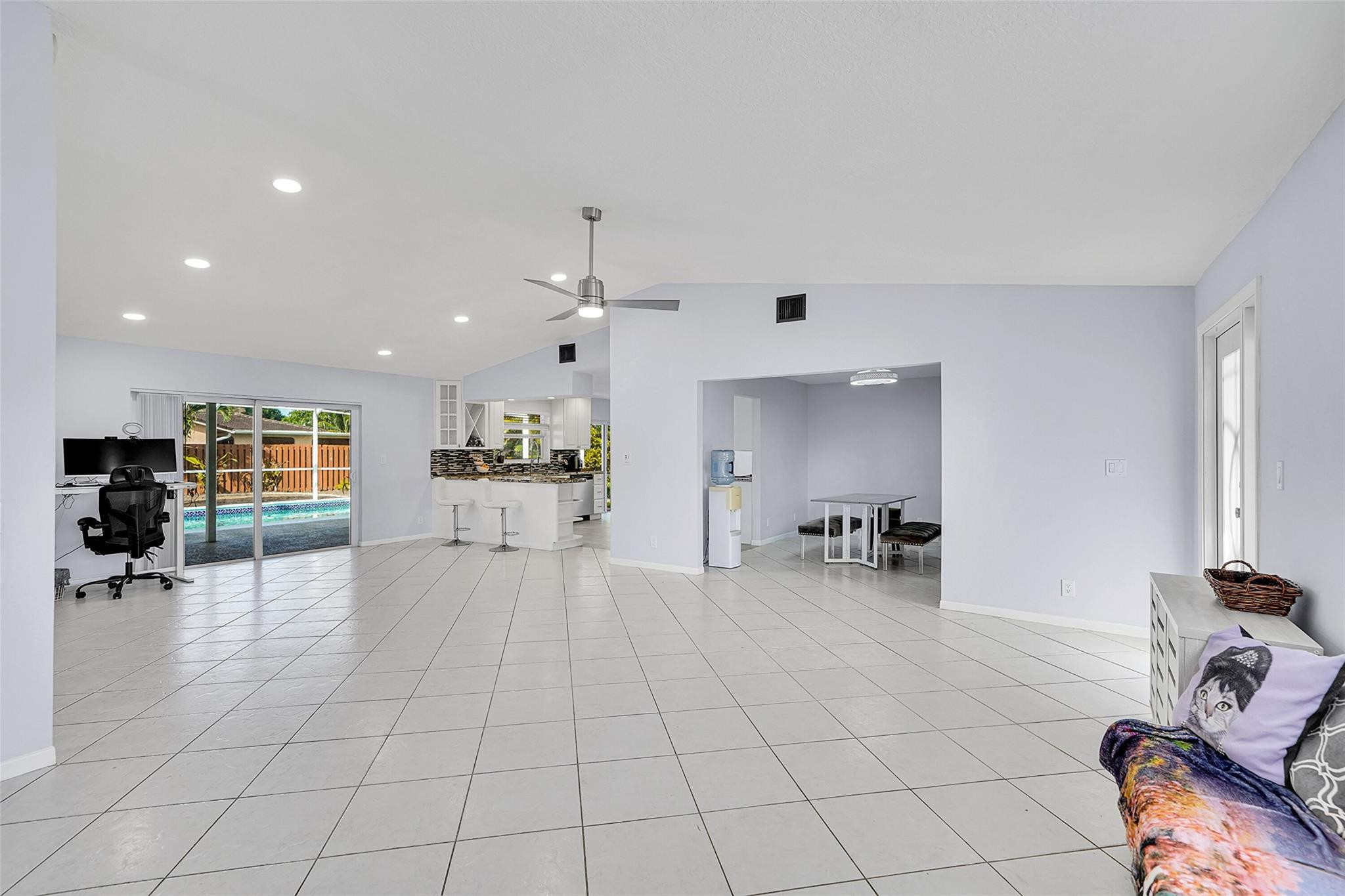 736 Ramblewood Dr