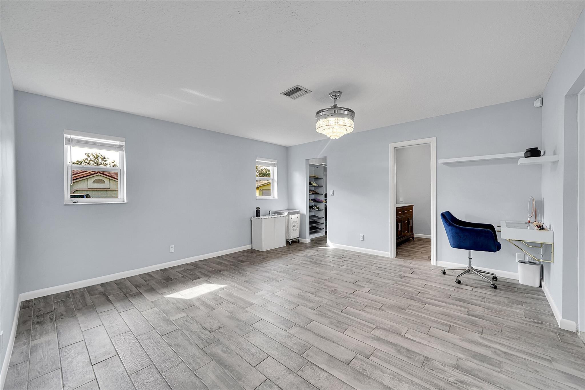 736 Ramblewood Dr