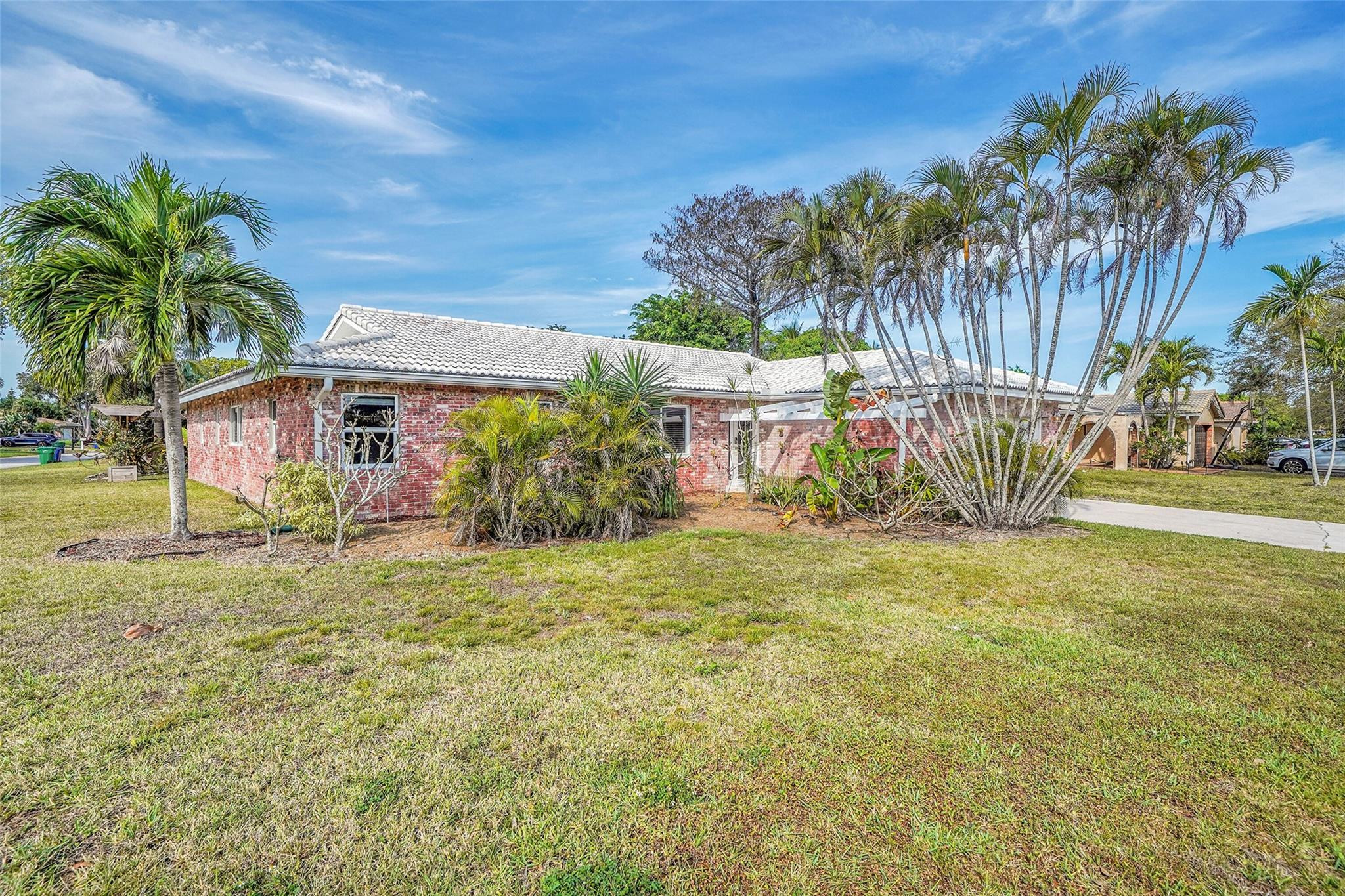 736 Ramblewood Dr