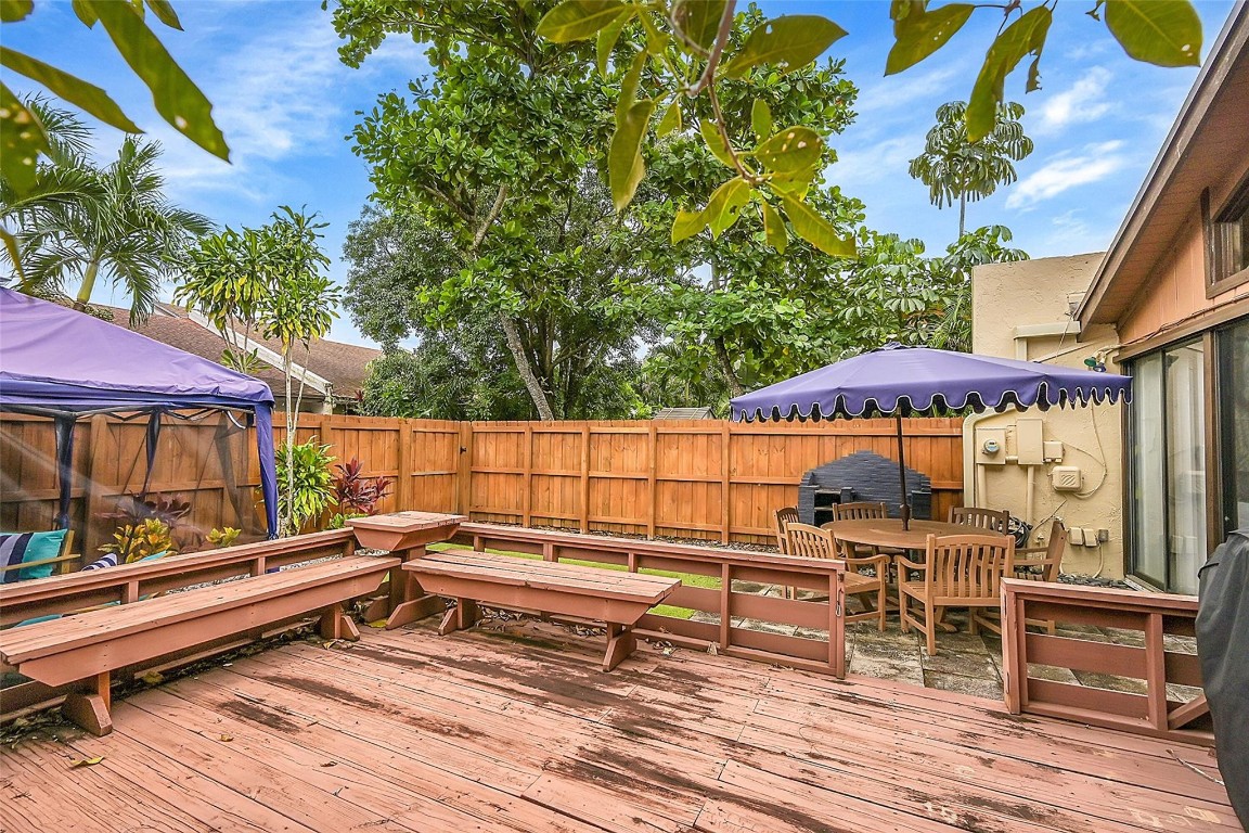 2956 NW 69th Ct 2956