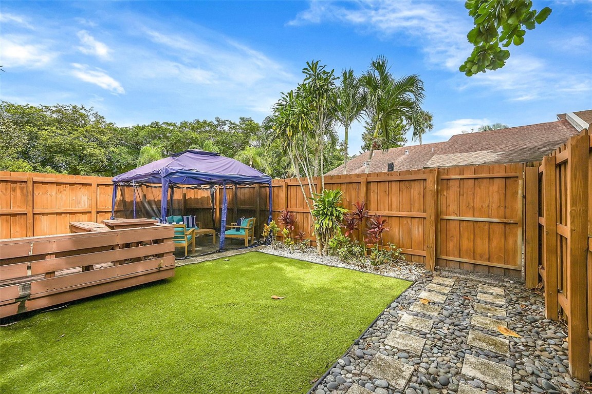 2956 NW 69th Ct 2956