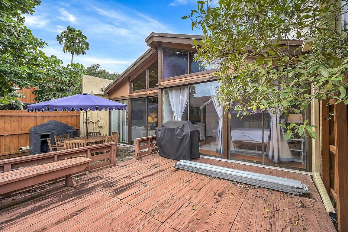 2956 NW 69th Ct 2956