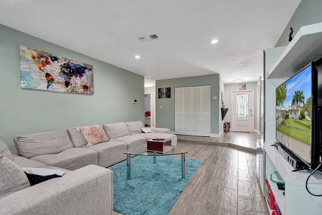 11200 NW 36th St