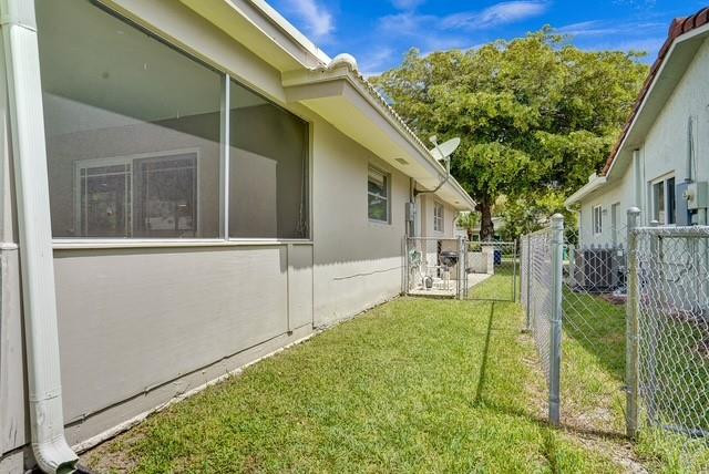 11200 NW 36th St