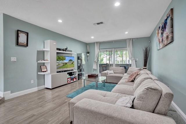 11200 NW 36th St