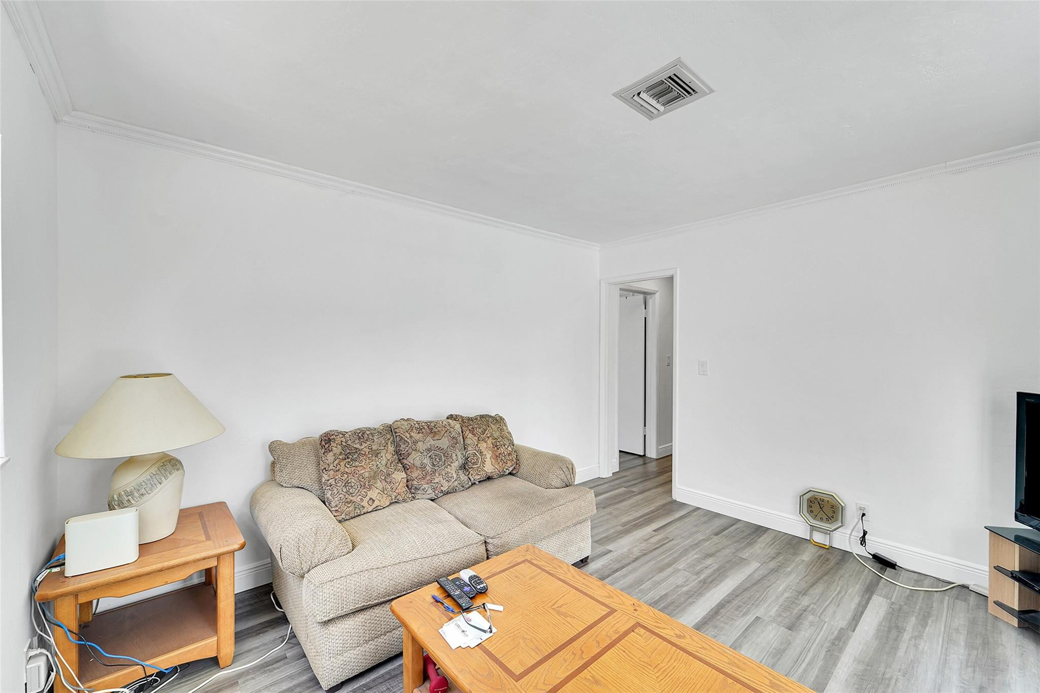 2020 NE 52nd St