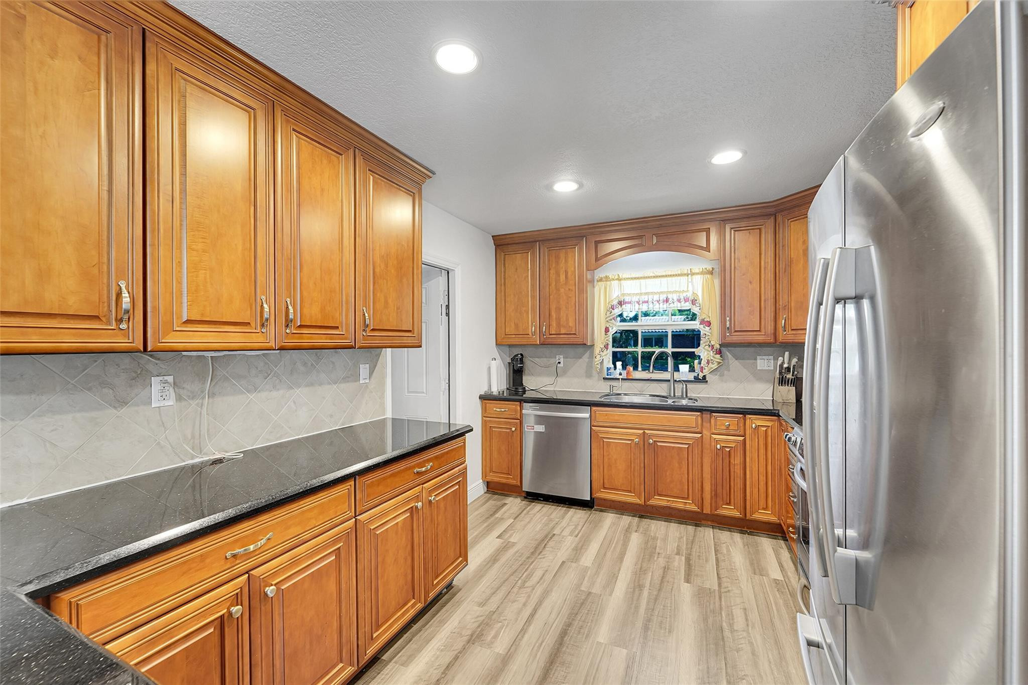 2020 NE 52nd St