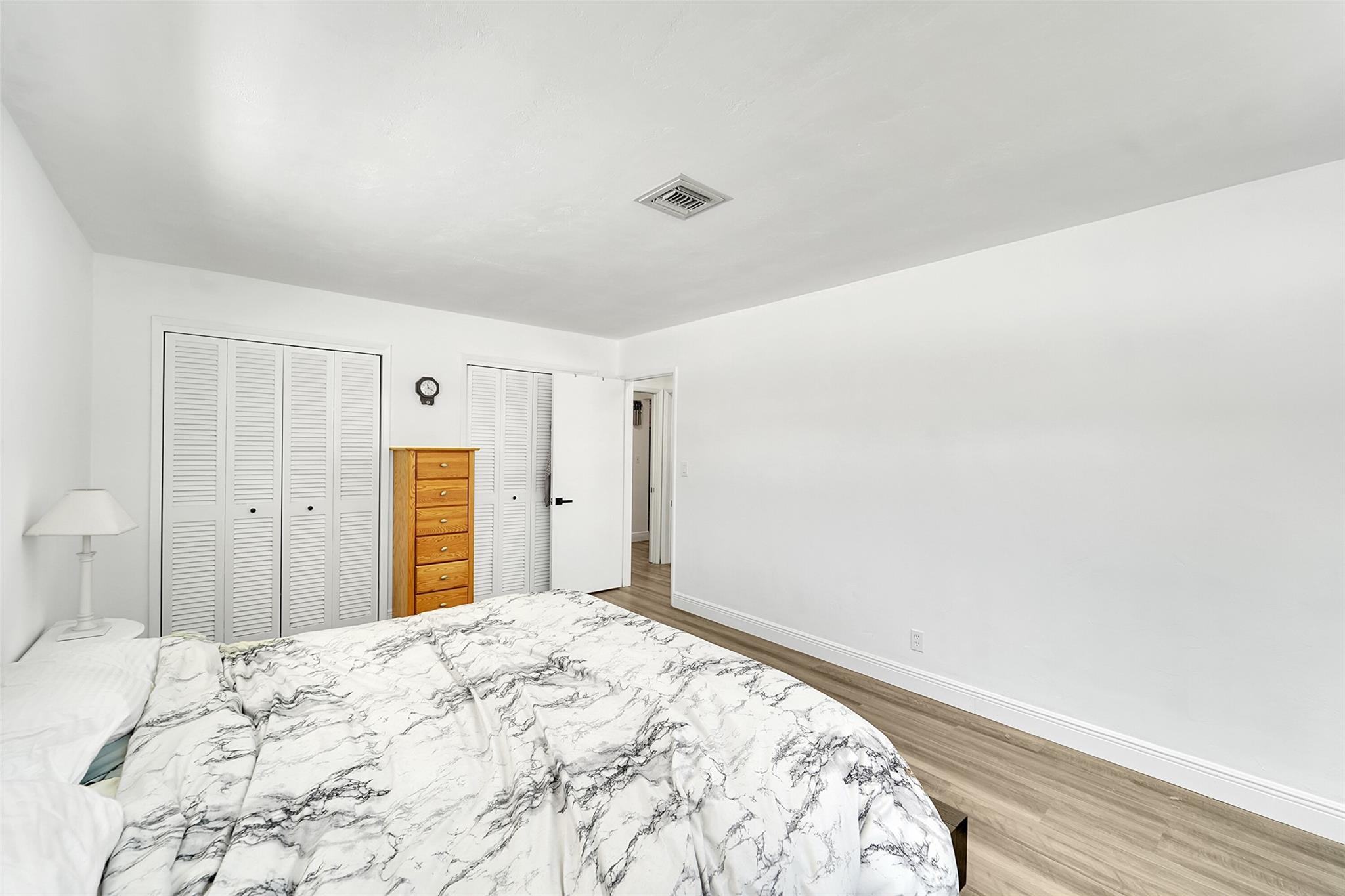 2020 NE 52nd St
