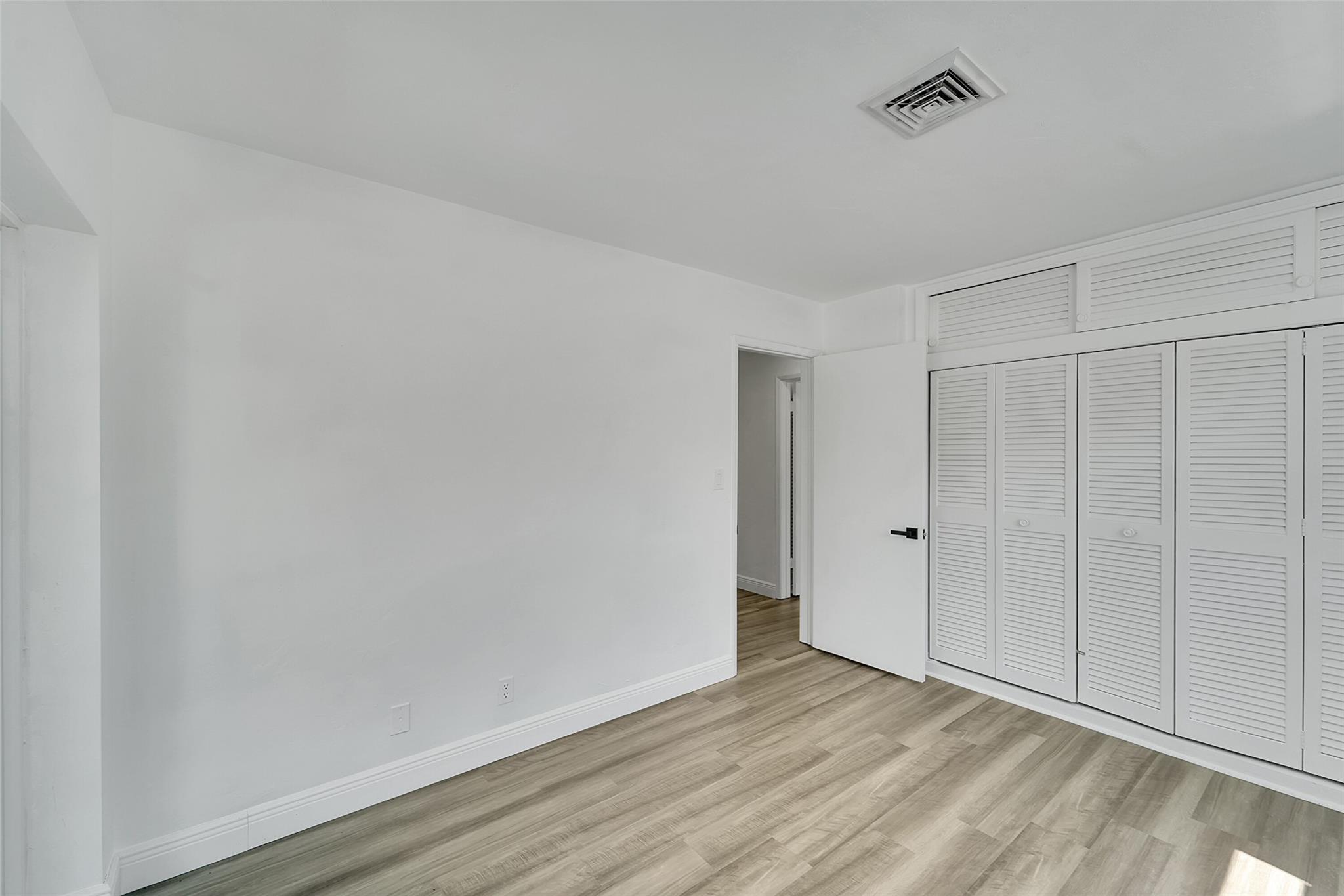 2020 NE 52nd St