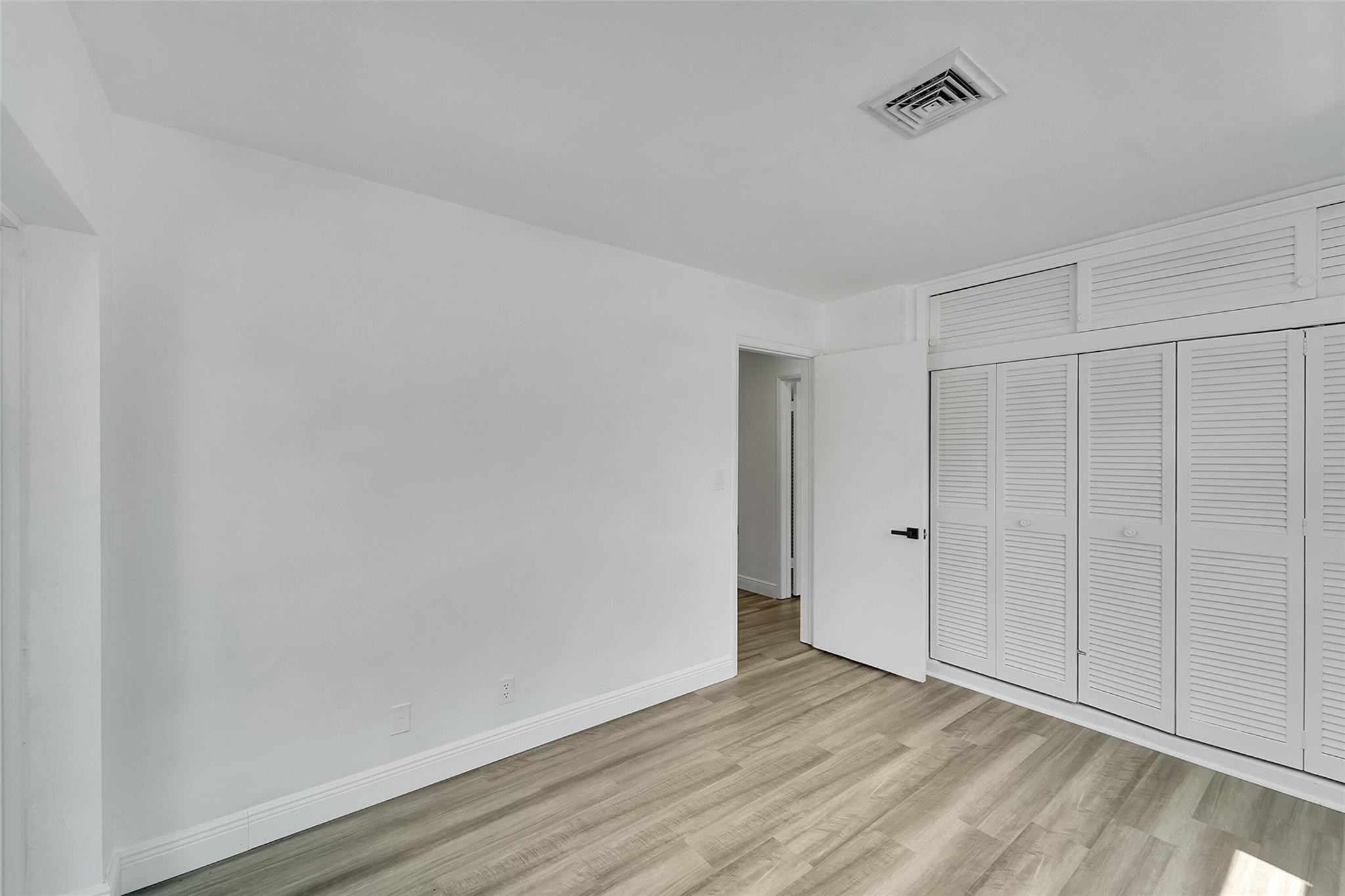 2020 NE 52nd St