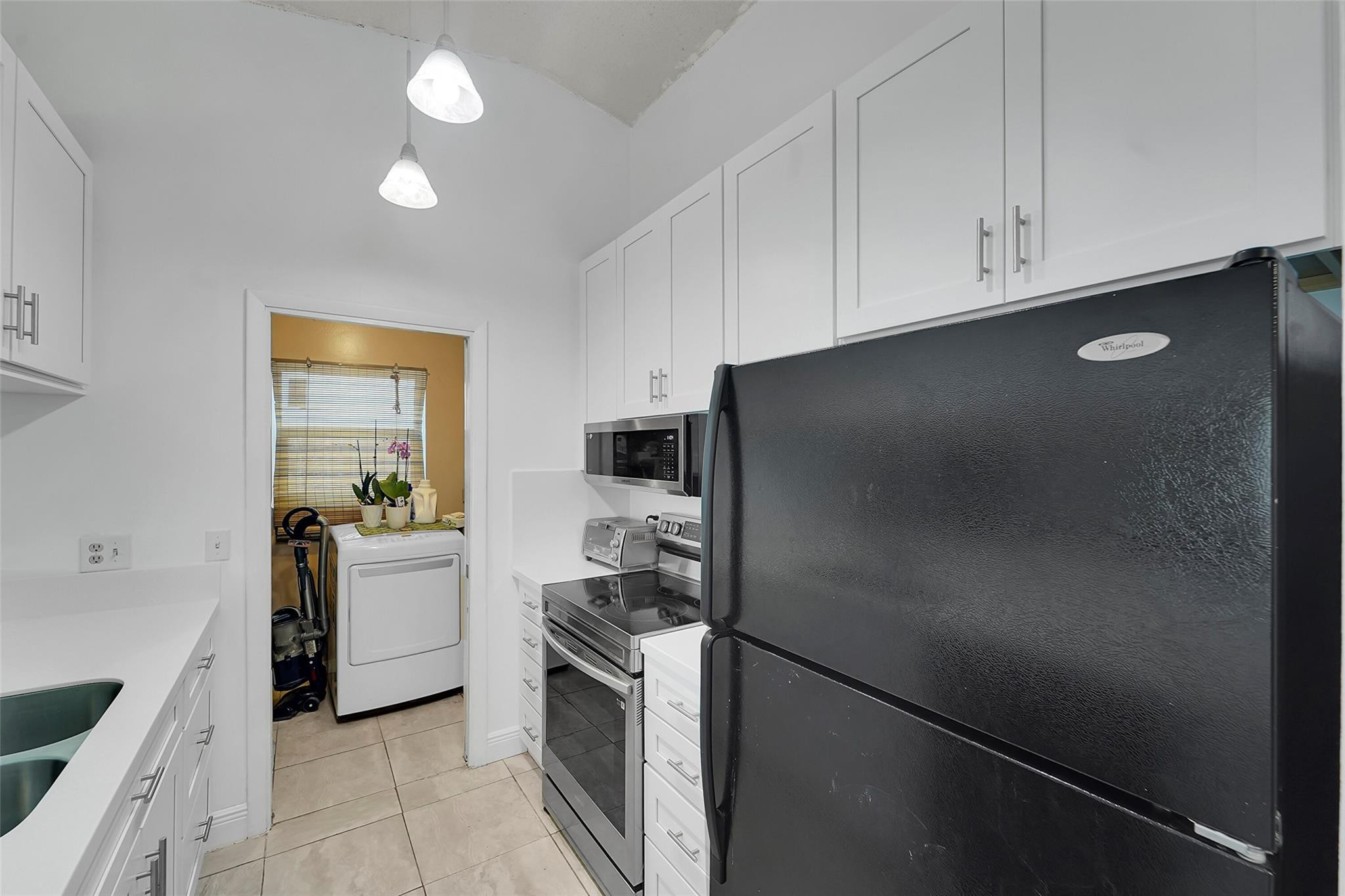 8350 NW 46th St