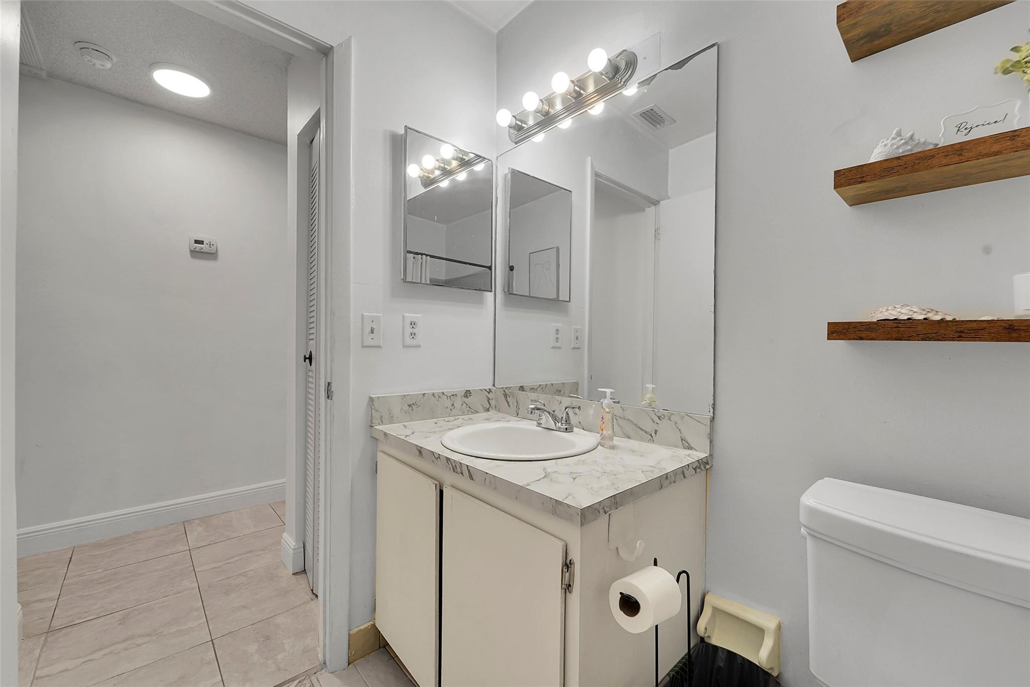 8350 NW 46th St