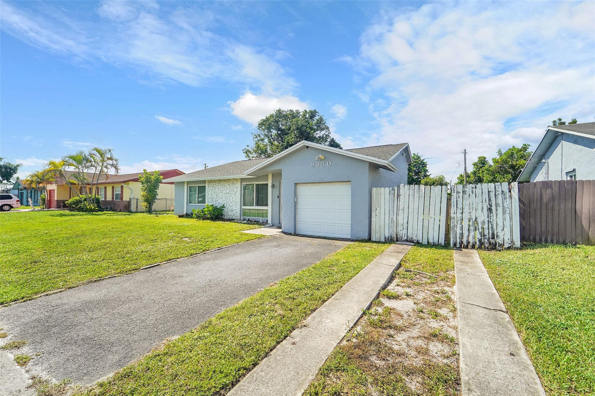 8350 NW 46th St