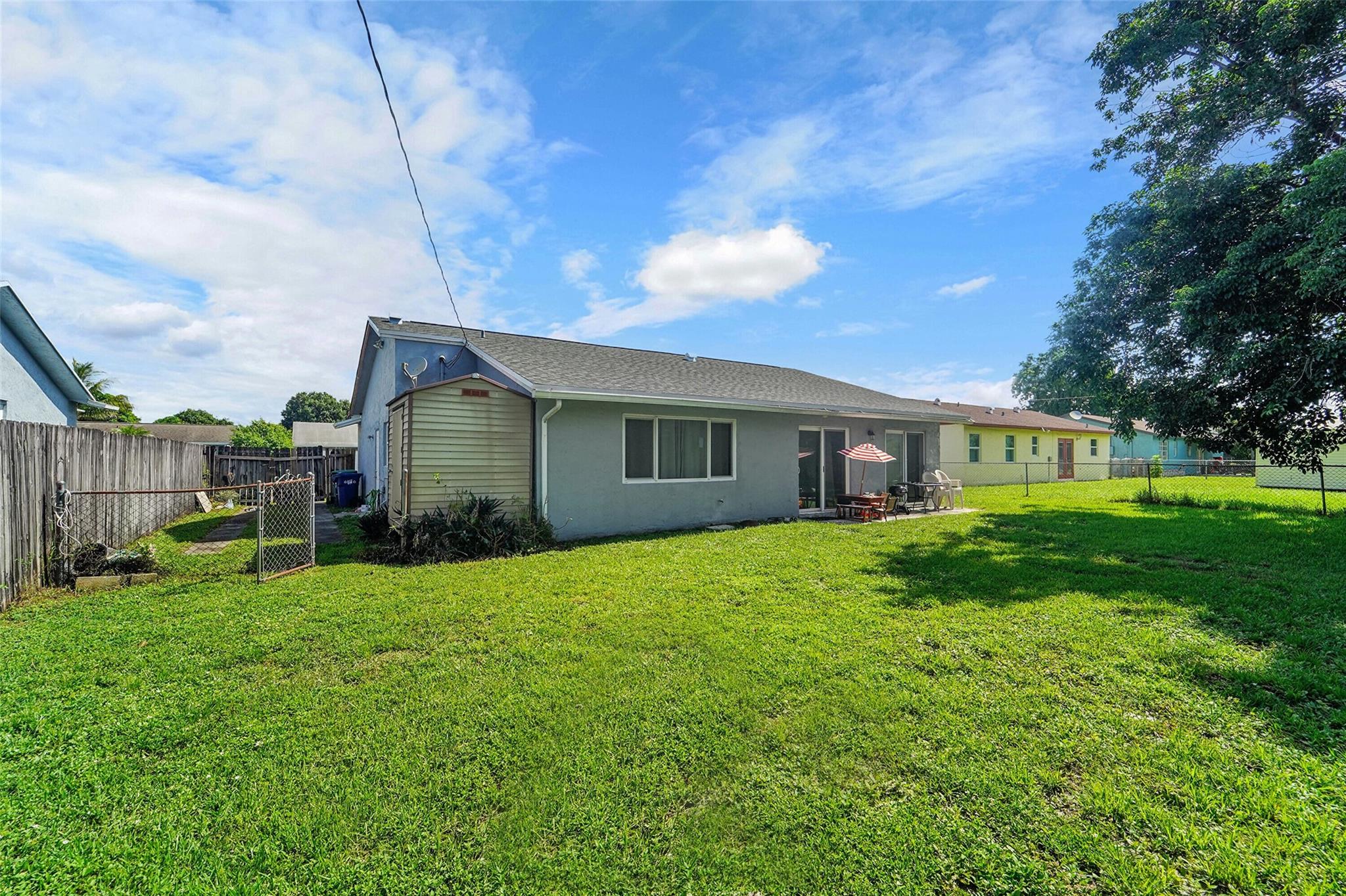 8350 NW 46th St