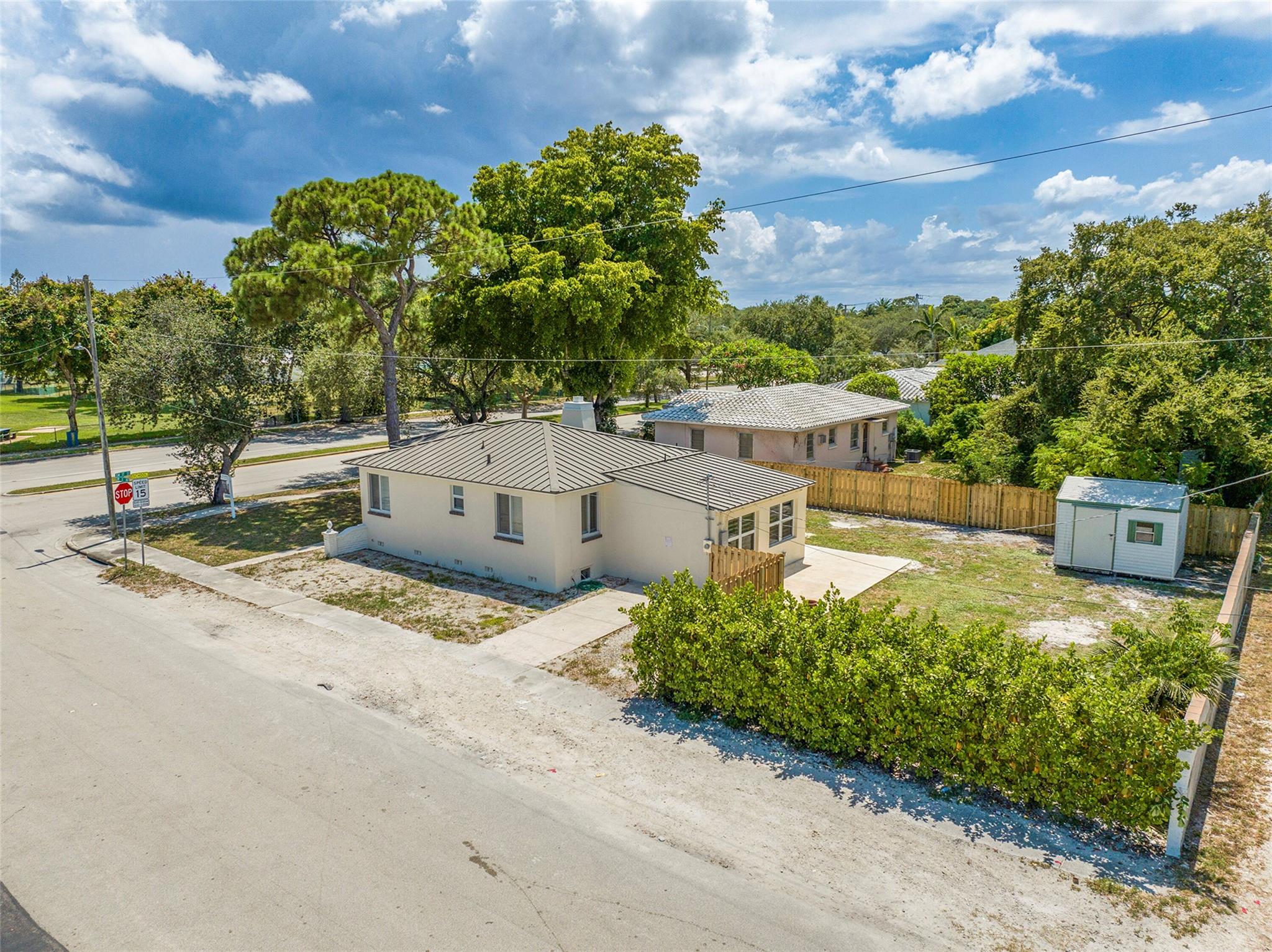 301 SW 17th St