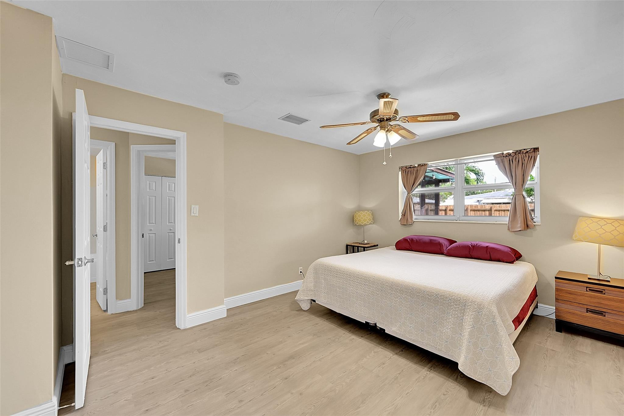 351 NE 42nd Ct