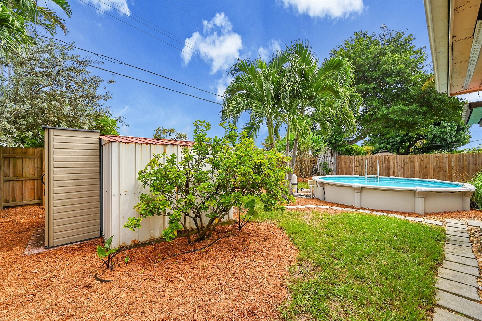 351 NE 42nd Ct