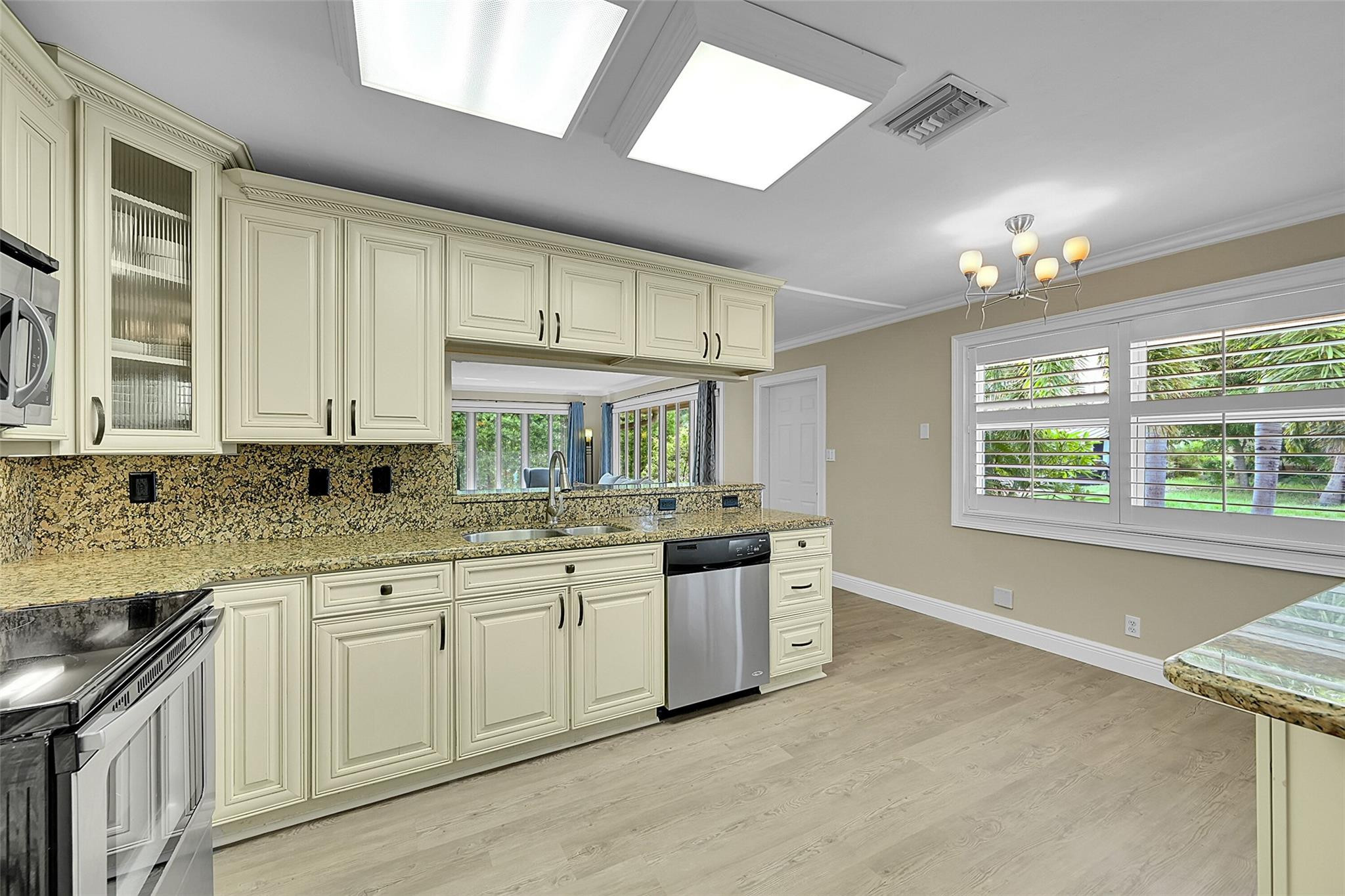351 NE 42nd Ct