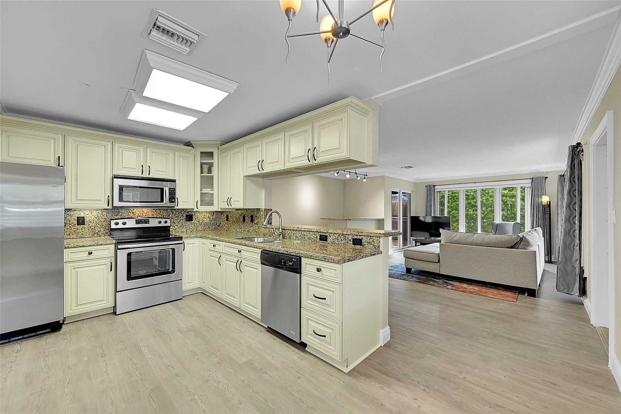 351 NE 42nd Ct