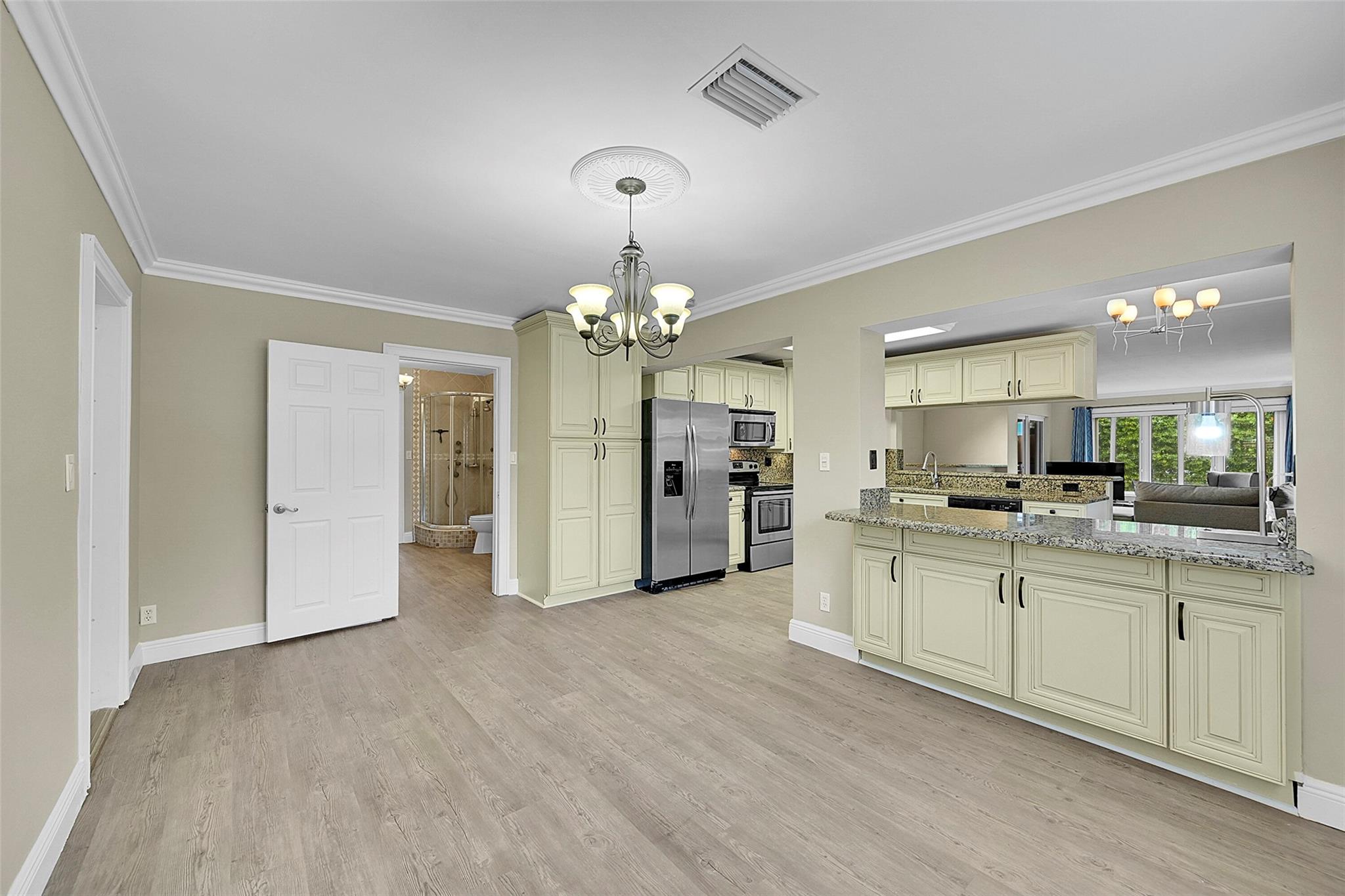 351 NE 42nd Ct